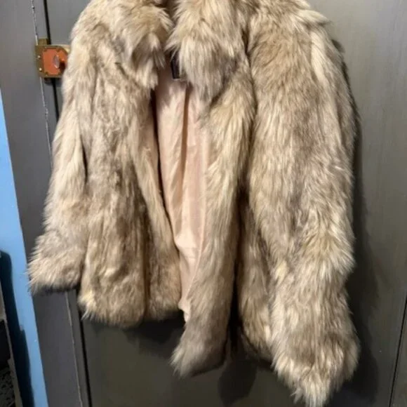 1970s Retro Vintage Inspired 'Leah' Faux Rabbit Fur Coat - Picture 10 of 16